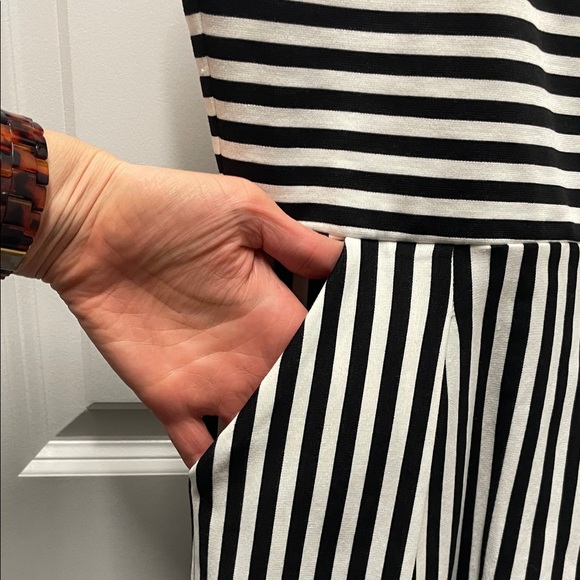 Black and White Striped Dress - Picture 4 of 6